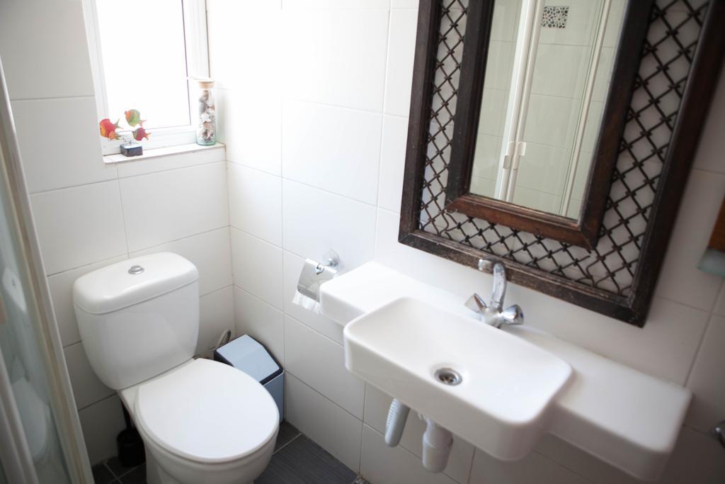 Aquarian Beachfront Apartment Ларнака Экстерьер фото